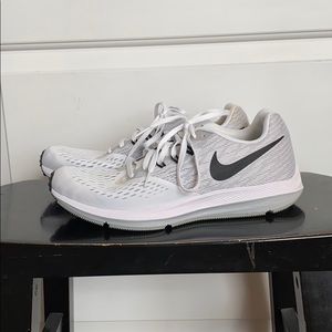Nike Zoom Winflow 4 Cushion ST Tennis Shoe